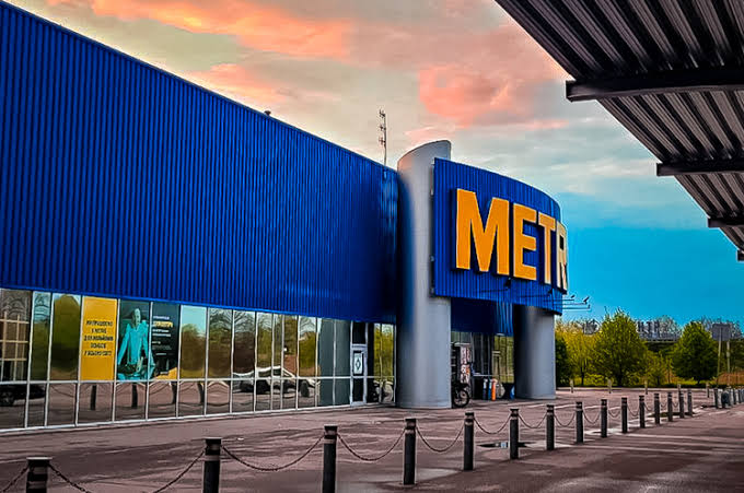 Російський Metro передав військам понад 12 мільйонів доларів
