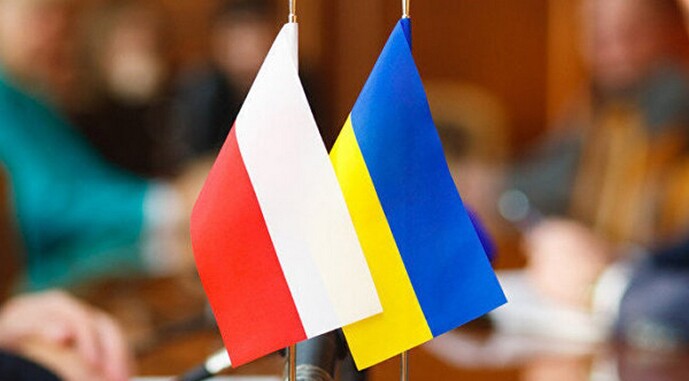 Варшава спростувала чутки про припинення військової допомоги Україні