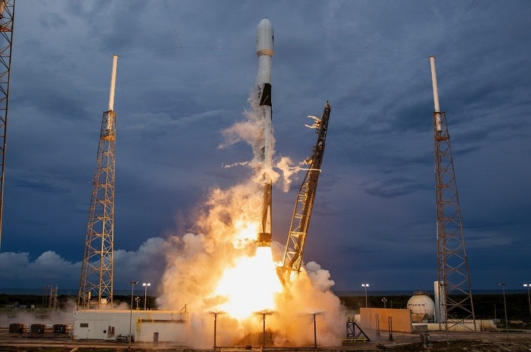 Дефіцит військових ракет: США залежать від SpaceX