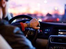Таксі в Києві не зможуть необмежено підвищувати ціни під час тривог